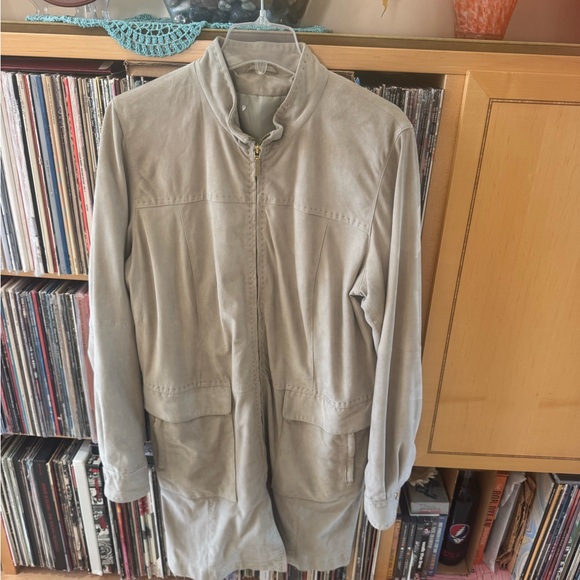 PRICE DROP: NW/OT IMMACULATE TOP QUALITY BEIGE LAMBSKIN SUEDE 3/4 COAT 20W/22W
